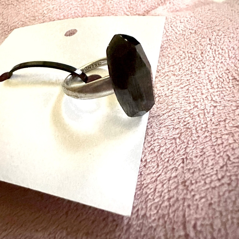 Kendra Scott - Black Stone - Size 8